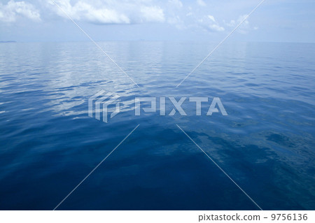 Blue sea 9756136