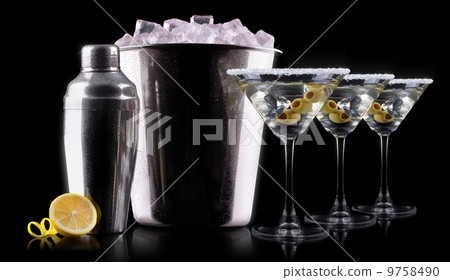 Cocktail martini on a black 9758490