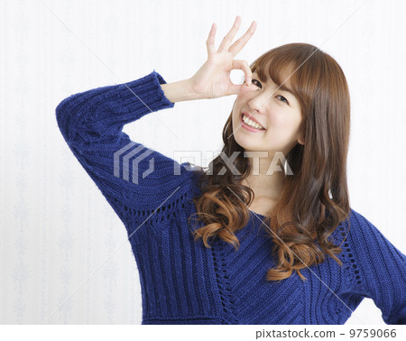 young woman      9759066