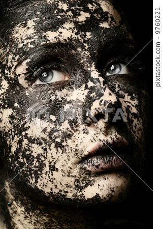 Portrait of beautiful woman - Dried skin concept 9760221