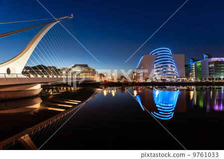 Samuel Beckett Bridge Samuel Beckett Bridge 9761033