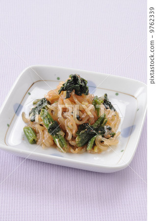 Stir-fried sashimi thread with konnyaku 9762339