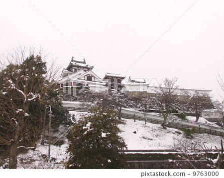 Winter scene of Fukuchiyama castle 9763000