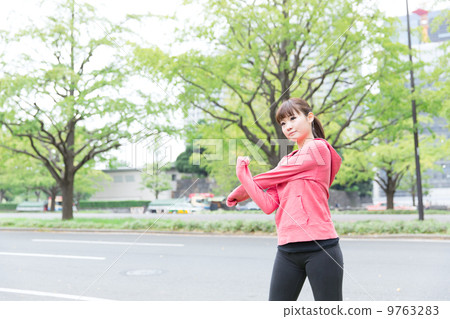 Women stretching 9763283