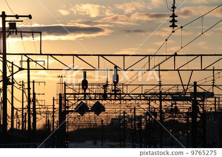 Overhead pillar of sunset. 9765275