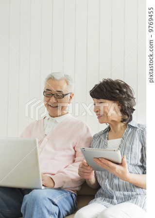 Senior couple Senior couple 9769455