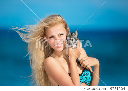 Portrait of smiling blonde Portrait of smiling blonde 9771304