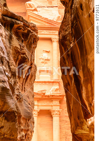 El Cazne(約旦,佩特拉遺址) El Cazne(約旦,佩特拉遺址) 9771611