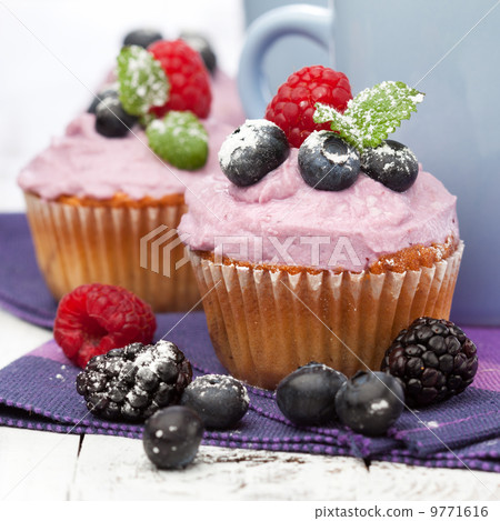 Berry cupcakes Berry cupcakes 9771616
