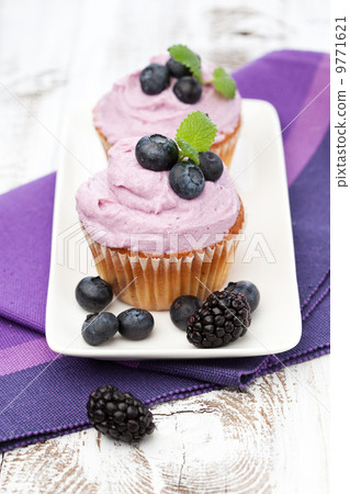 Blueberry cupcakes 9771621