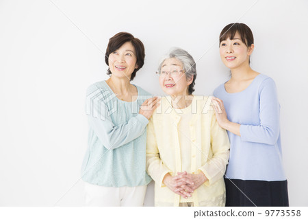 3代女性 9773558