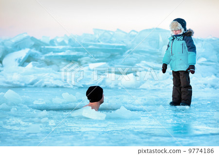 Winter swimming 9774186