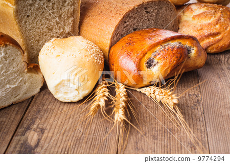 Types of bread 9774294