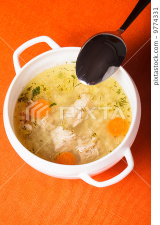 Chicken broth 9774331