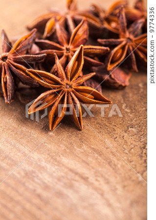 Anise stars 9774336