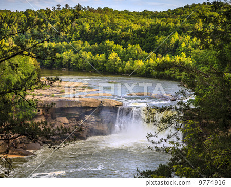 Cumberland falls 9774916