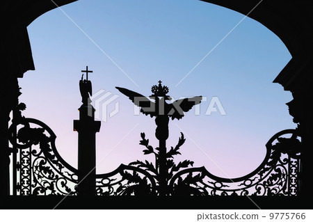 silhouette of the Hermitage and attractions in St. Petersburg silhouette of the Hermitage and attractions in St. Petersburg 9775766