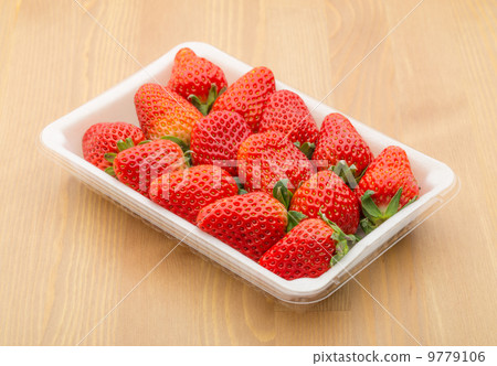Sweet strawberry 9779106