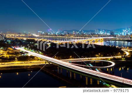 Seoul skyline at night 9779175