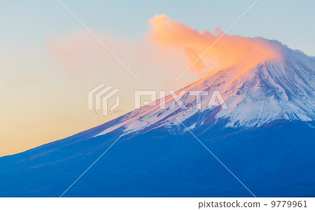 Mountain Fuji in Japan during sunset Mountain Fuji in Japan during sunset 9779961