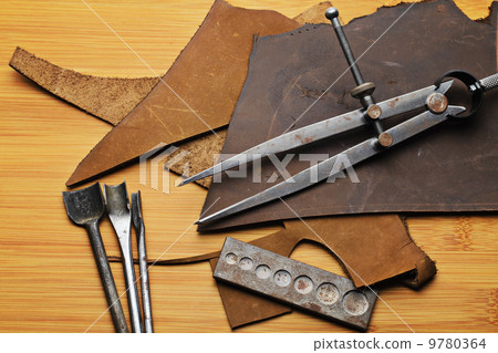 Leather craft equipment 9780364