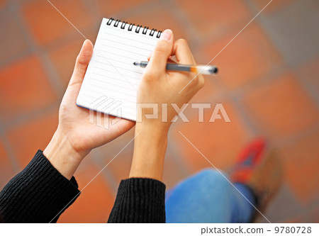 Woman hand jot note 9780728
