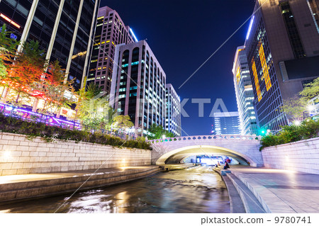 Cheonggyecheon in Seoul city Cheonggyecheon in Seoul city 9780741