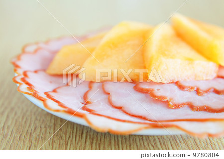 Ham and melon 9780804