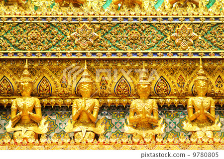 Golden statue in grand palace Golden statue in grand palace 9780805