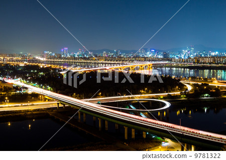 Expressway in Seoul at night 9781322