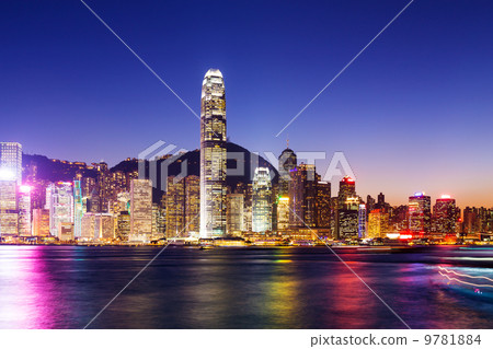 Hong Kong at night Hong Kong at night 9781884