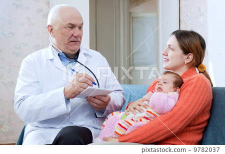 doctor talks with mother of newborn baby 9782037