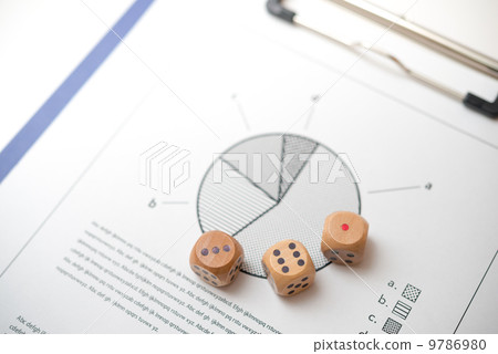Dice pie chart Dice pie chart 9786980