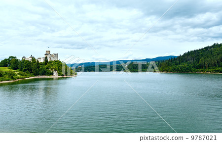 Niedzica Castle (or Dunajec Castle) summer view (Poland). 9787021