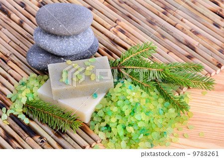 Natural bath treatment 9788261