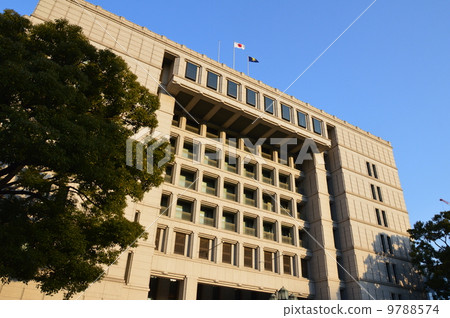 Osaka City Hall's New Government Building (Nakanoshima 1 - chome, Kita - ku Osaka - shi 3 - 20) 9788574