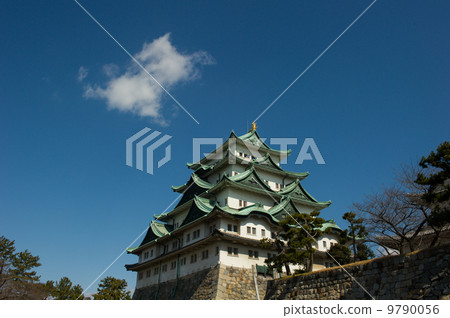 Blue sky and Nagoya castle Blue sky and Nagoya castle 9790056