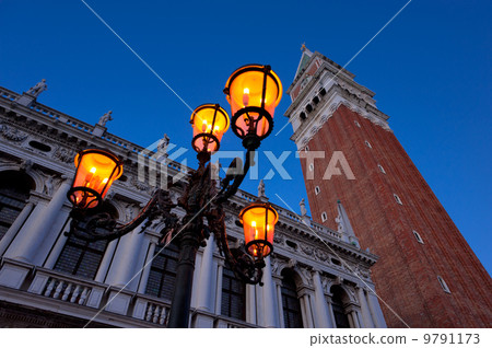 Morning at San Marco square 9791173