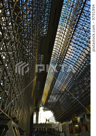 The large roof of Kyoto Station (JR Kyoto Station / Kamigyo Ward, Kyoto City) 9791994