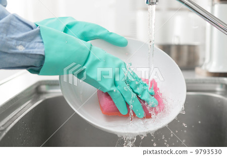 washing up  9793530
