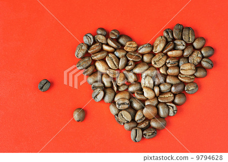 Coffee beans in heart shape 9794628