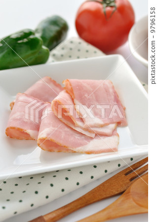 Sliced bacon with ingredients 9796158