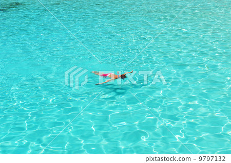 Man snorkeling Man snorkeling 9797132
