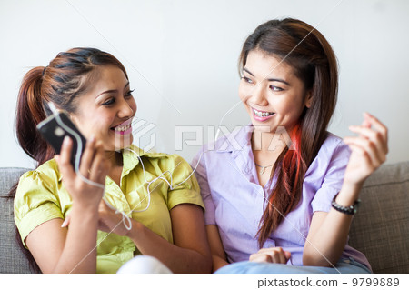 Asian girls friendship 9799889