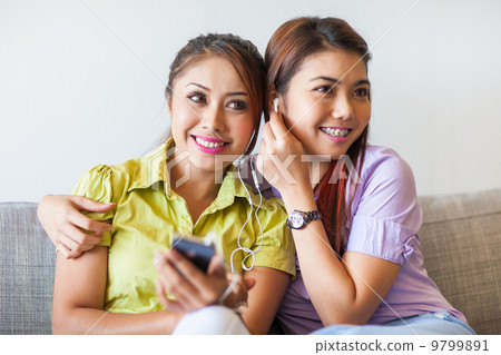 Asian girls friendship 9799891
