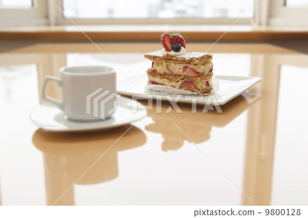 蛋糕和飲料 9800128