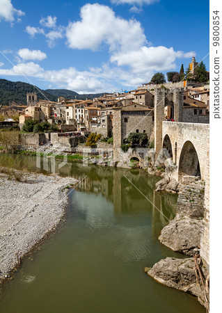 Besalu Besalu 9800854
