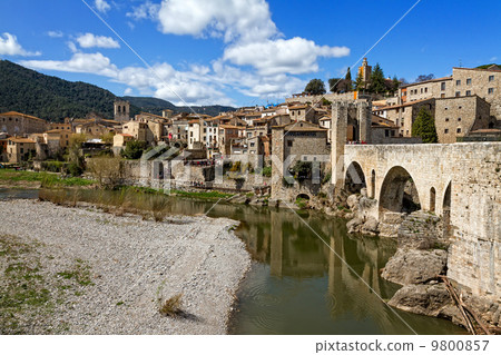 Besalu Besalu 9800857