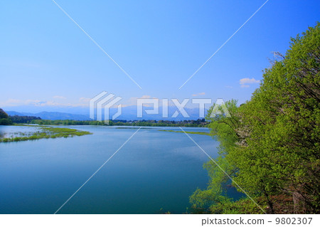 Spring imperial lake 9802307