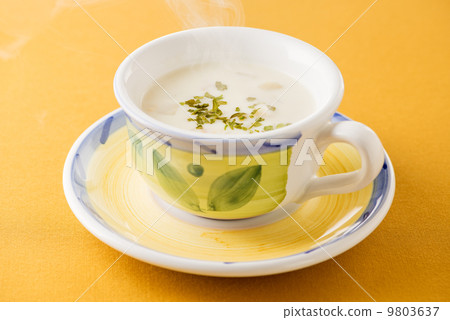 蛤蜊濃湯穿著蒸汽 9803637